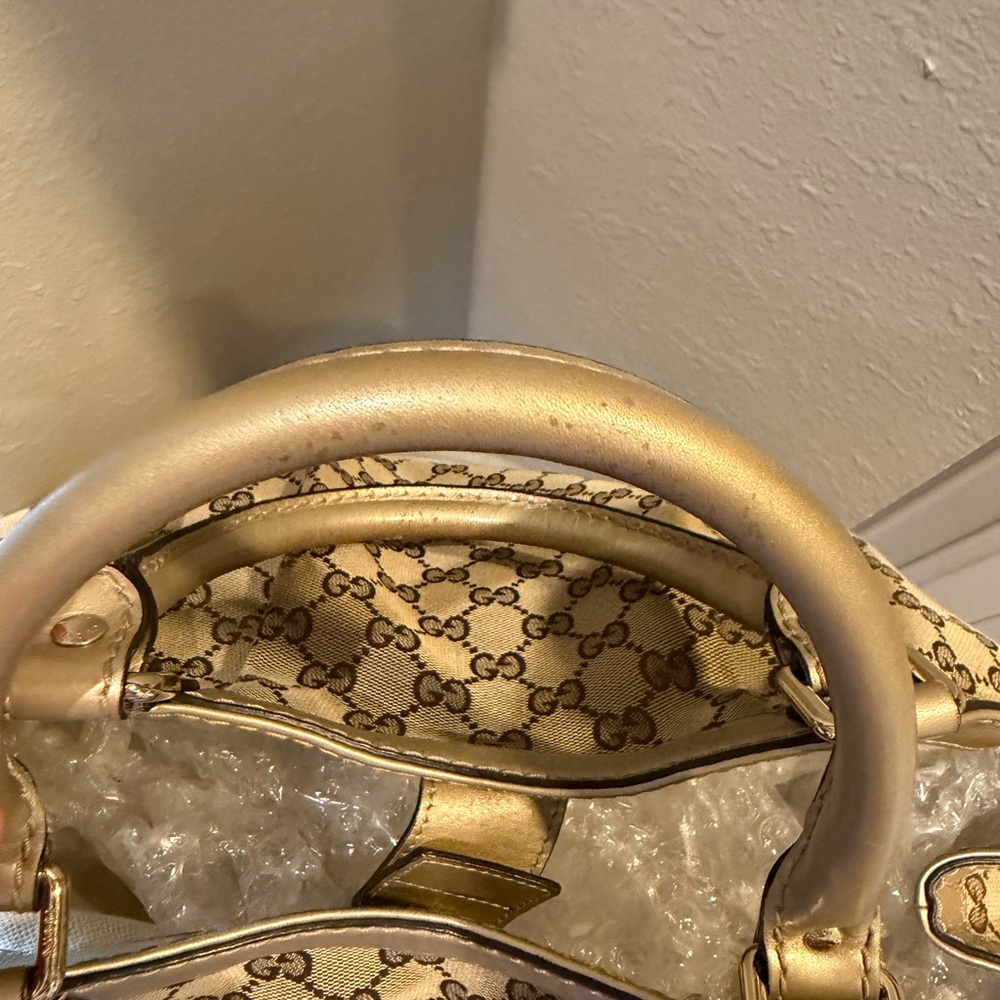 Gucci Sukey Beige and Metallic Monogram tote includes charm with COA - Picture 5 of 17